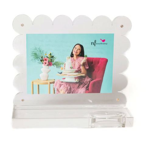 Nora Fleming - clearly a-nora-ble: scalloped acrylic frame